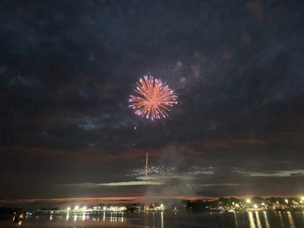 Lisa Vince Carrabelle Fireworks July 2025 hori Lisa Vince Carrabelle Fireworks July 2025 hori